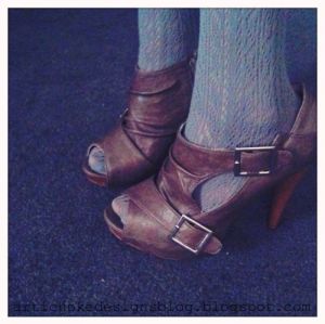 Belts and buckles - www.myLusciousLife.com - Shoes with buckle6.jpg